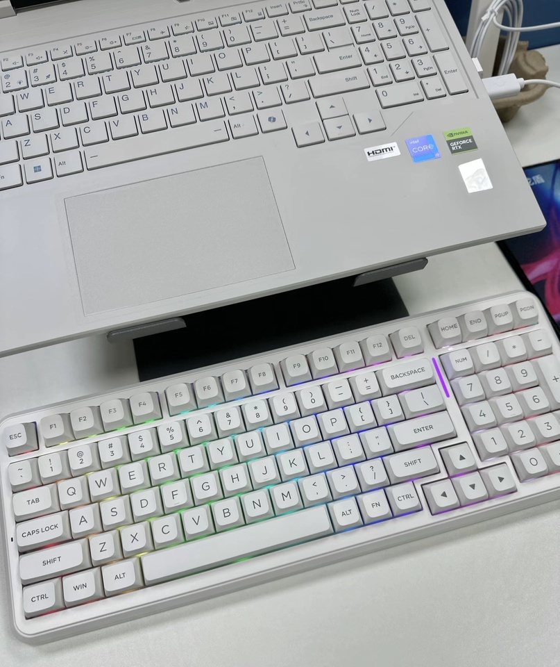MCHOSE K99 V3 Customizable Mec - مراجعة Gaming Keyboard Bluetooth وسعره