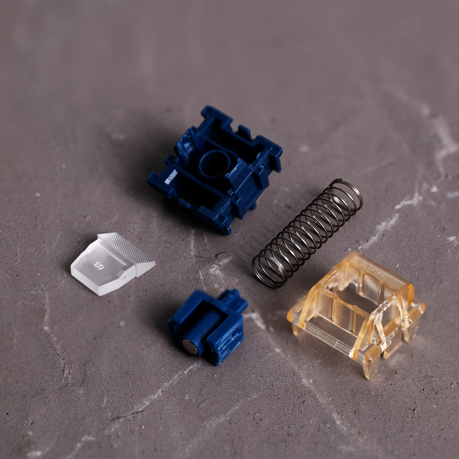 Akko Astrolink Magnetic Switch - مراجعة Keyboard Lube Kit وسعره