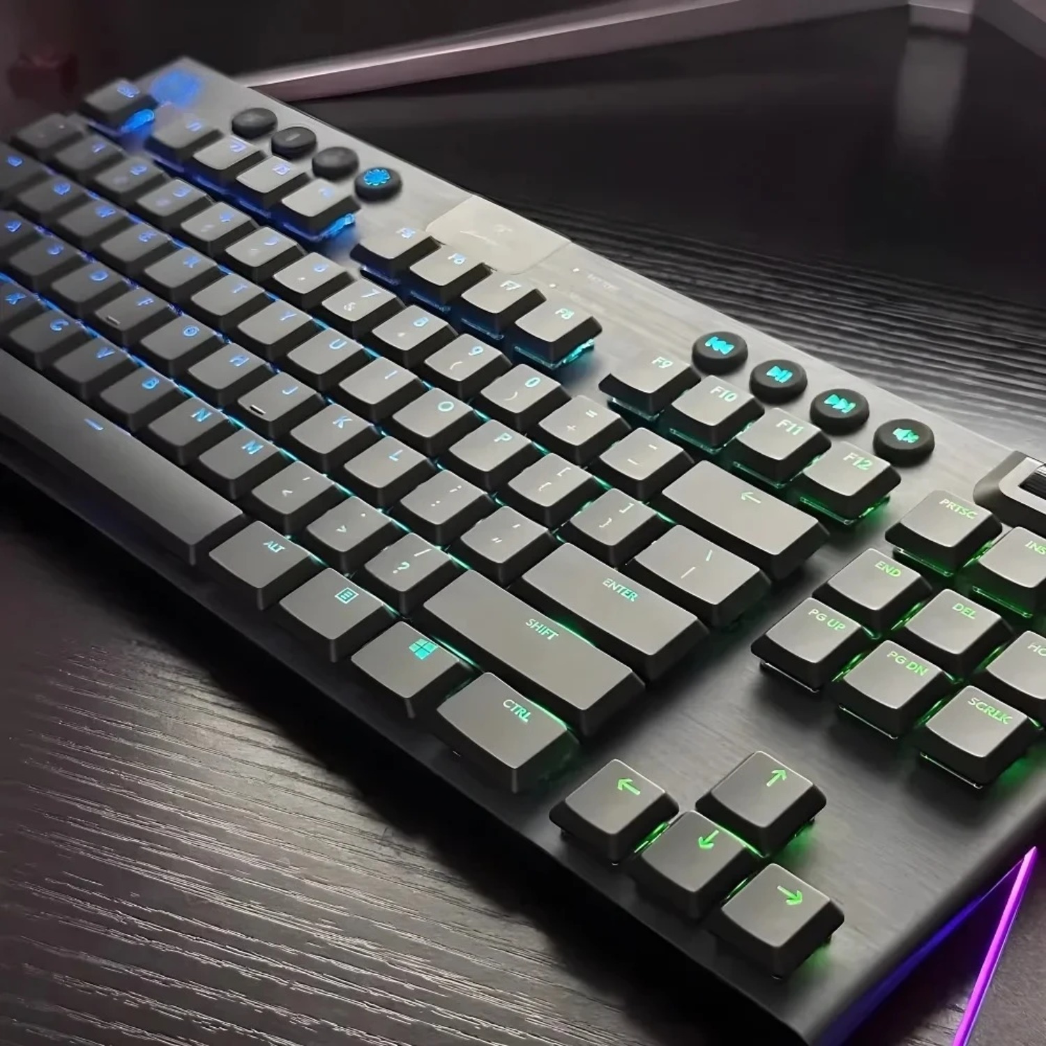 New DIY backlight replacement  - مراجعة Gaming Keyboard Tkl وسعره