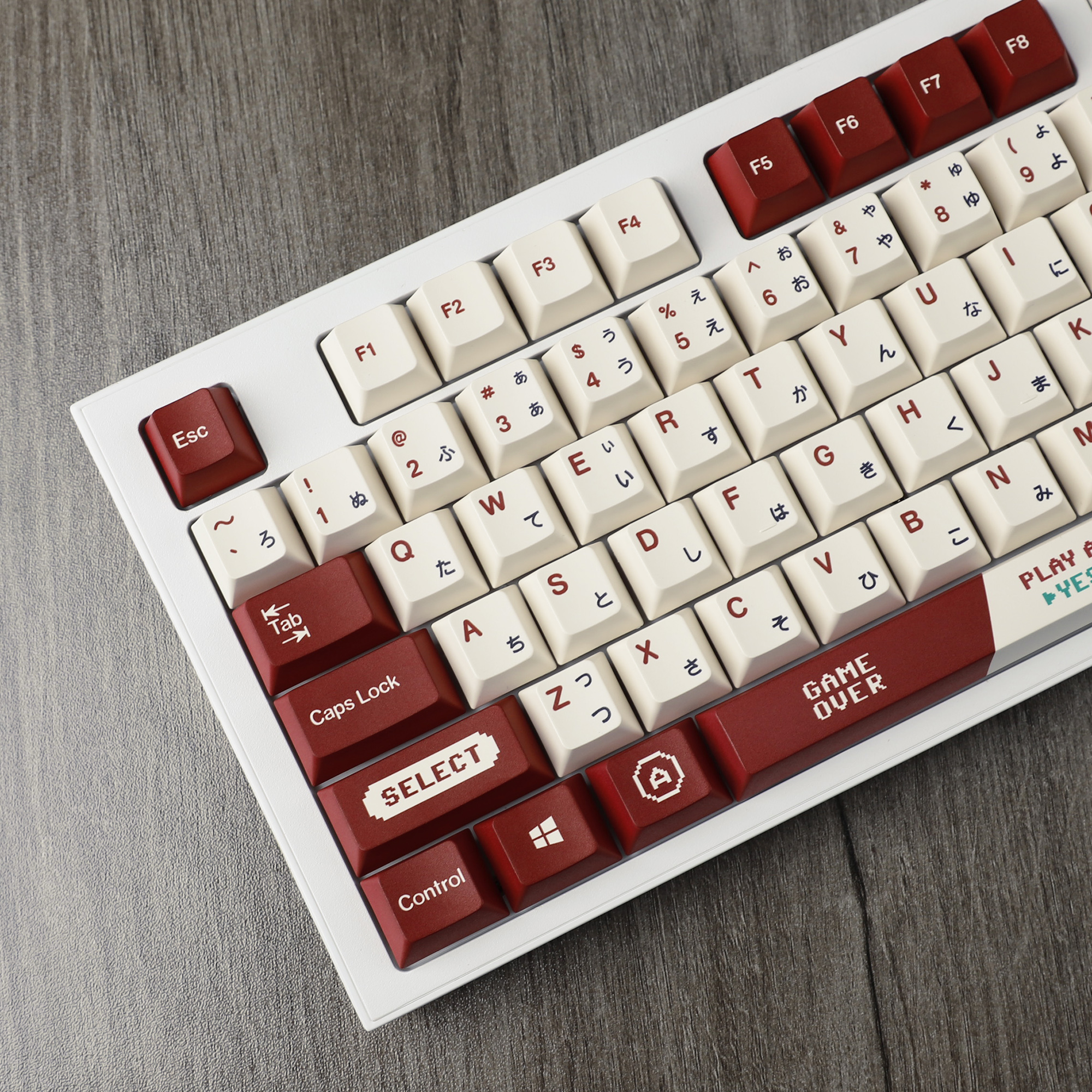 Gameboy Retro Red Beige Dye Su - مراجعة Gaming Keyboard Tkl وسعره