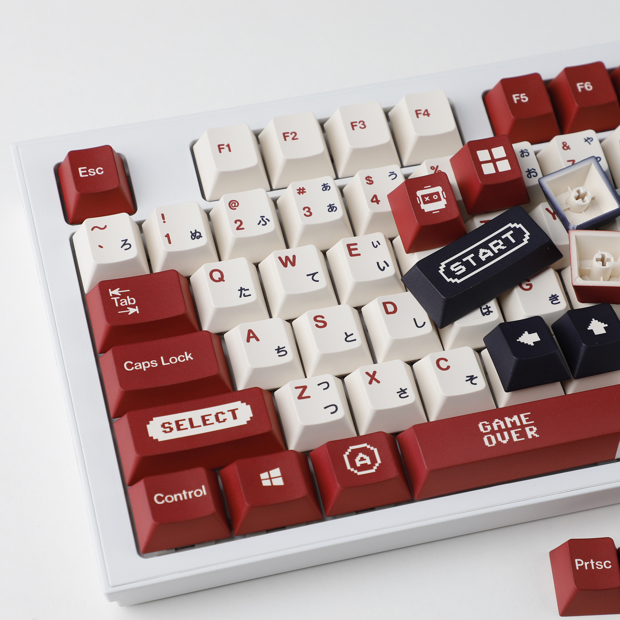 Gameboy Retro Red Beige Dye Su - مراجعة Gaming Keyboard Tkl وسعره